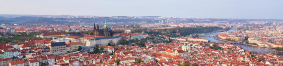 Як переказати гроші з Чехії в Україну?